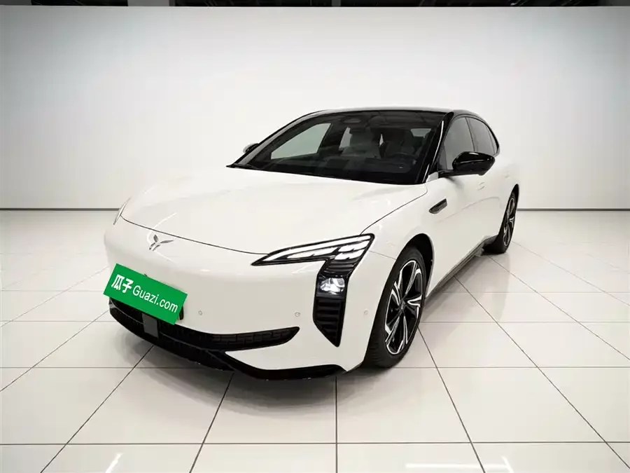 Hongqi EH7