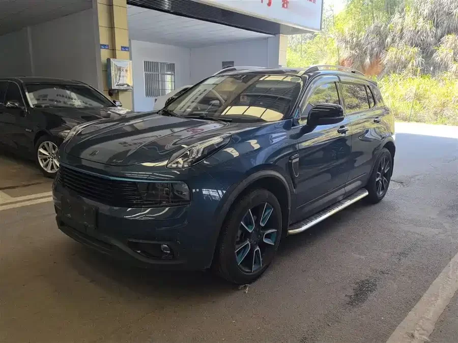 Lynk & Co 01