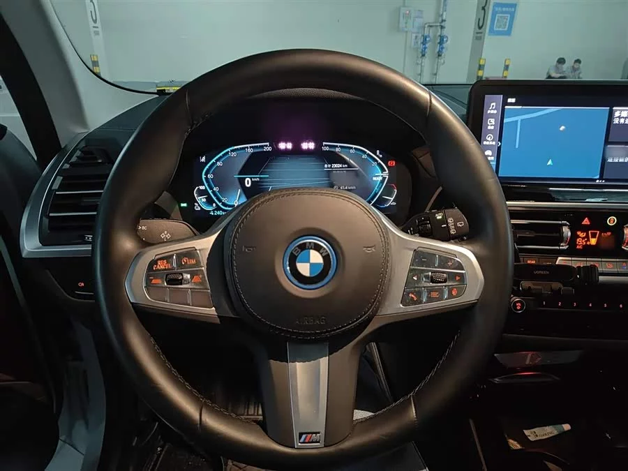BMW iX3