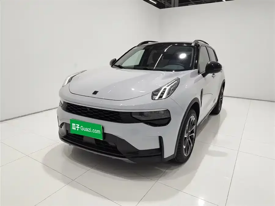 Lynk & Co 01