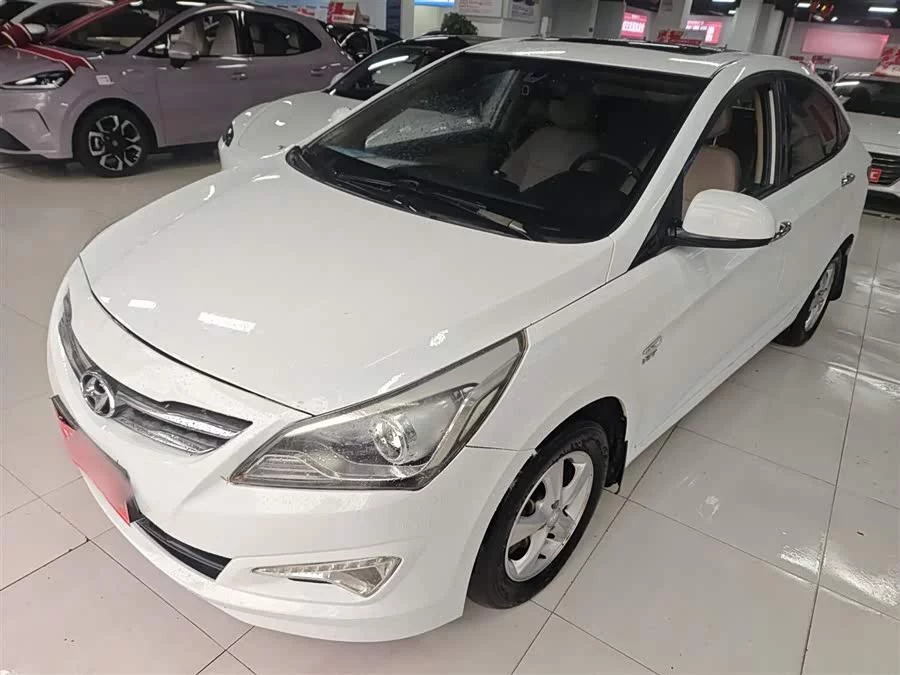 Hyundai Rena