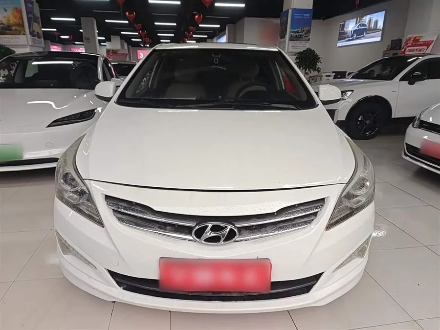 Hyundai Rena