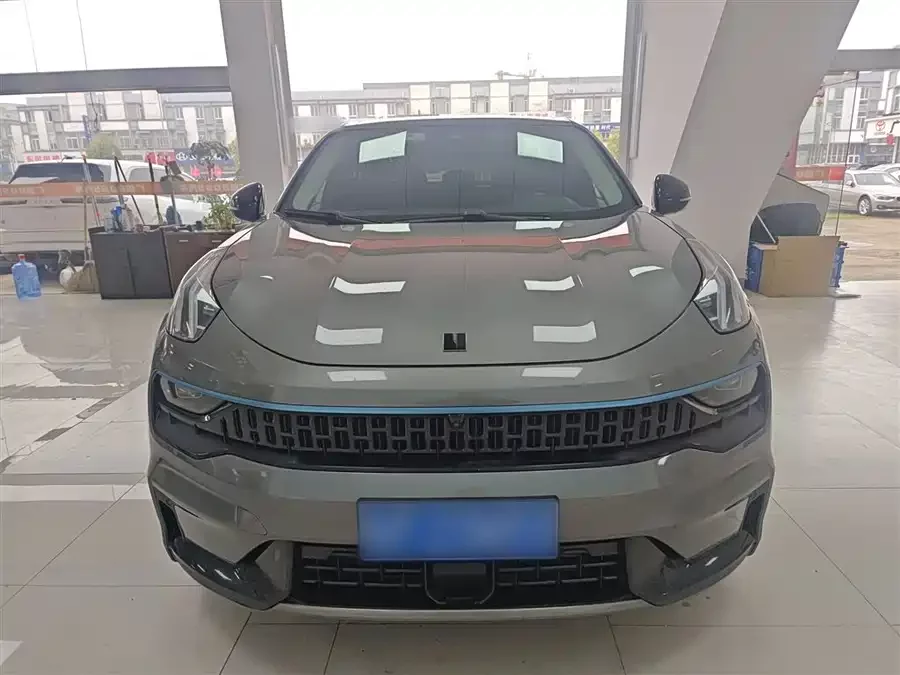 Lynk & Co 05