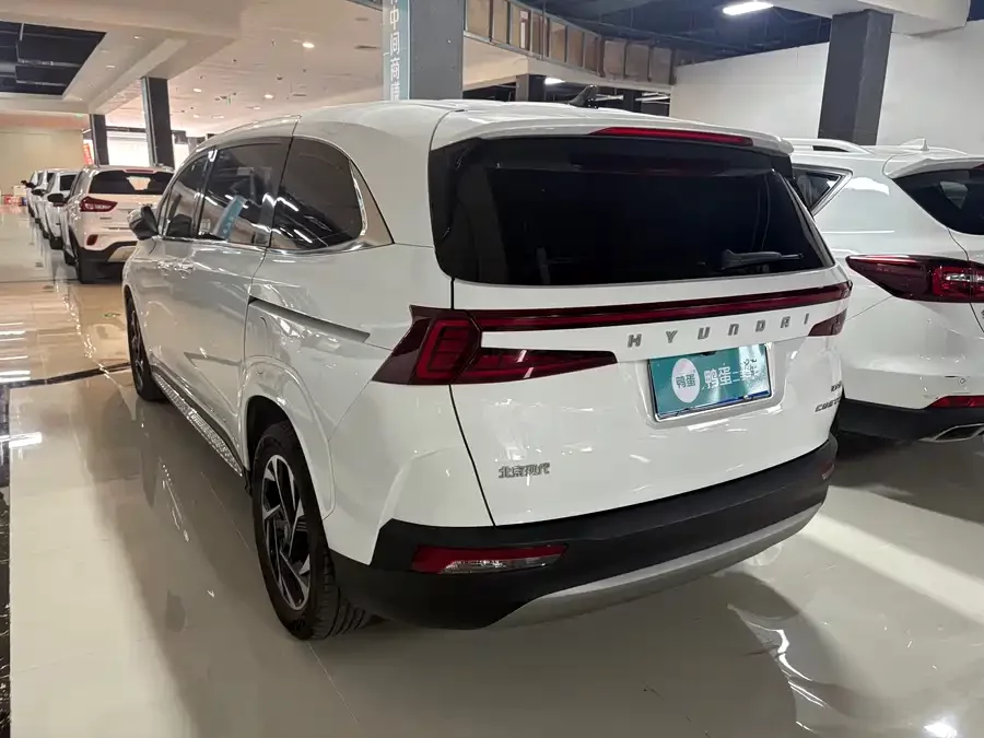 Hyundai Custo