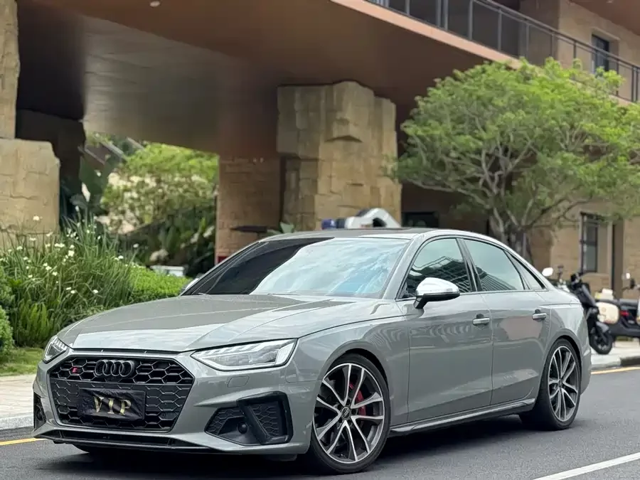 Audi S4
