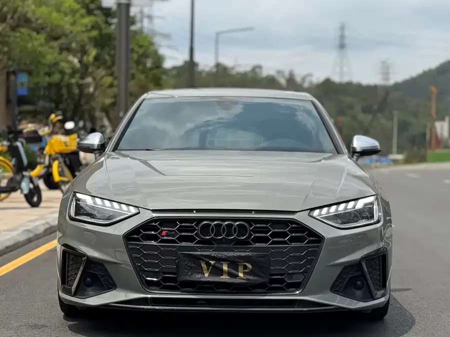 Audi S4