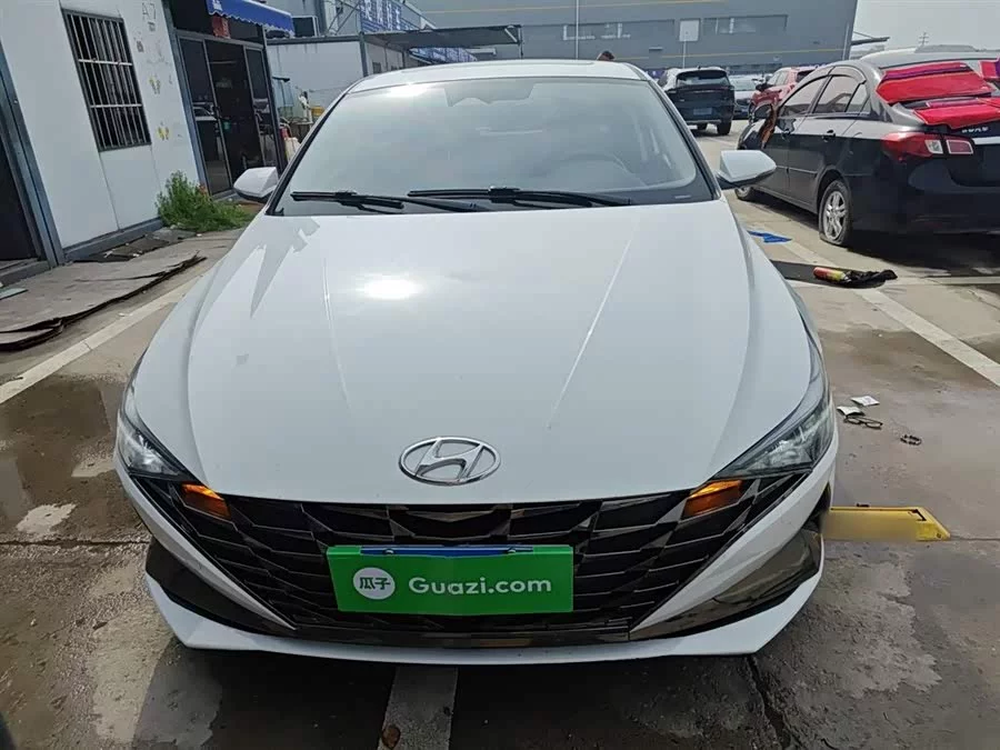 Hyundai Elantra