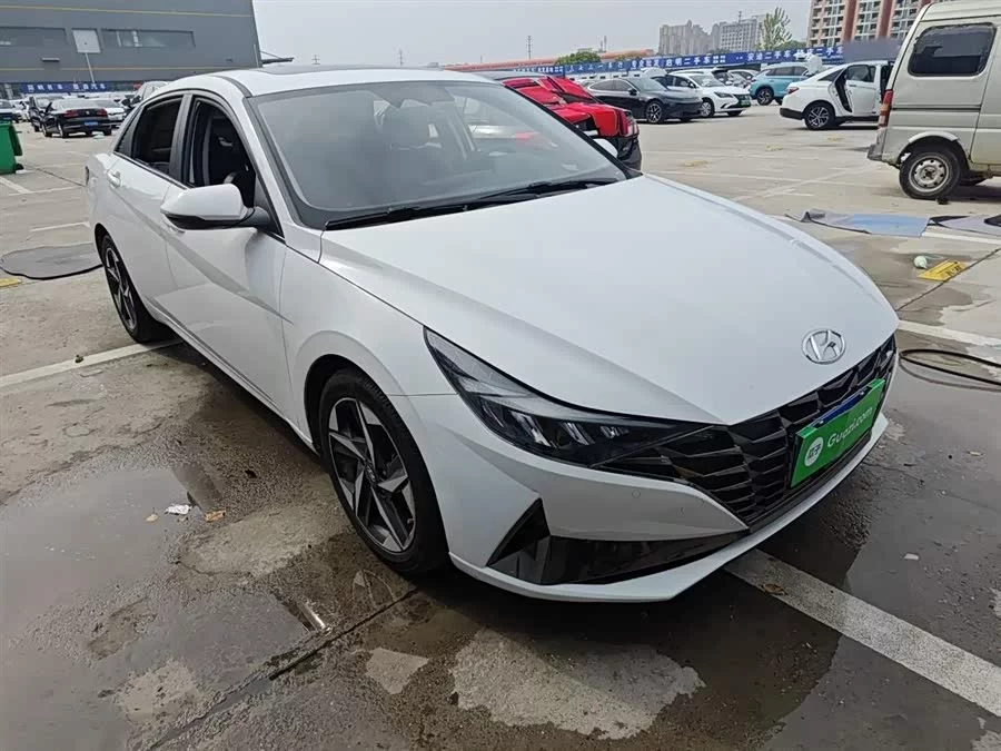 Hyundai Elantra