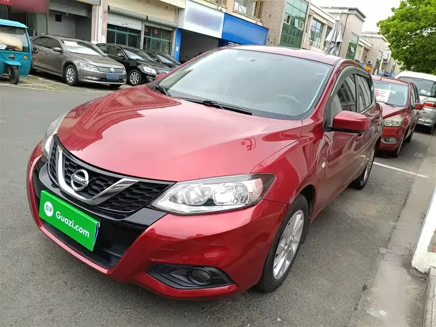 Nissan Tiida