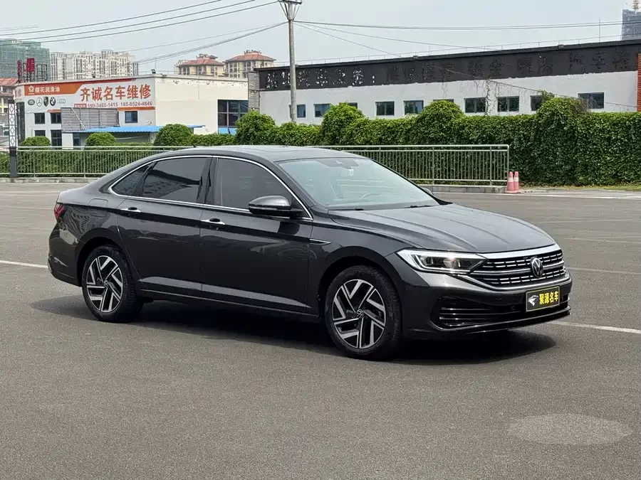 Volkswagen Sagitar