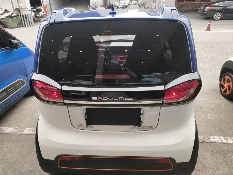 Baojun E100