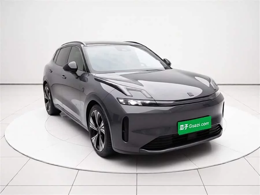 Lynk & Co 08 EM-P