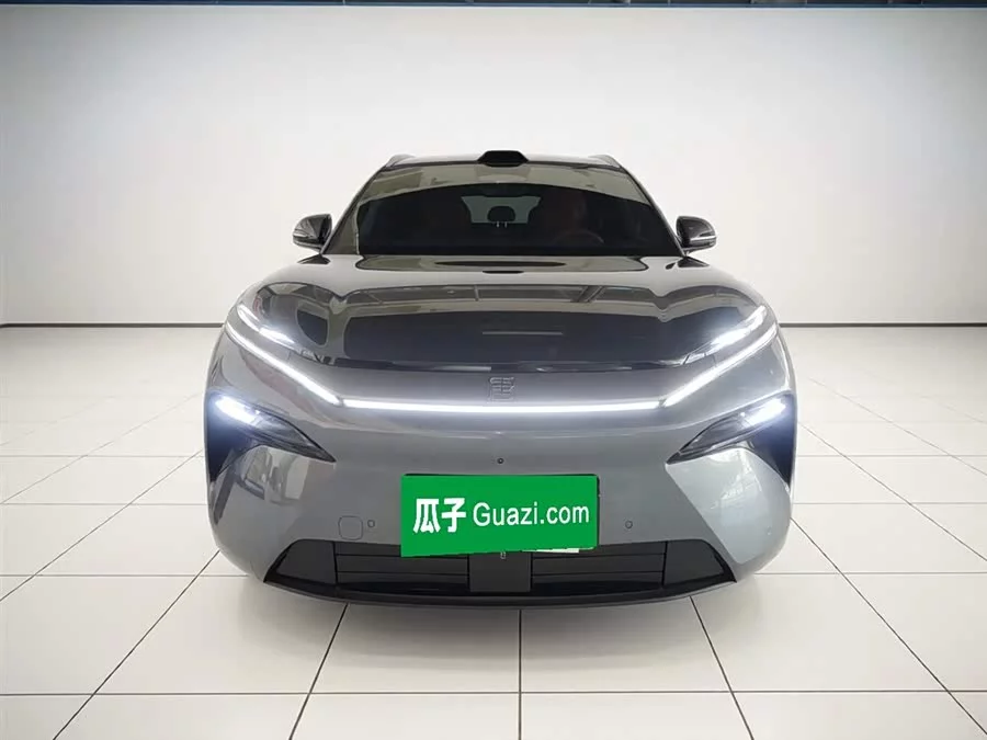 BYD Tang L