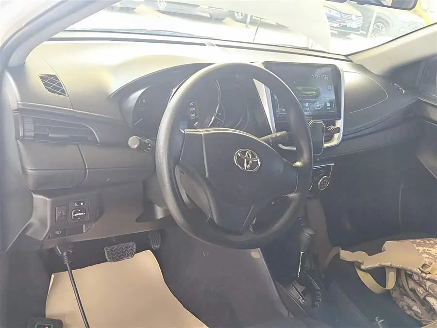 Toyota YARiS L Enjoy