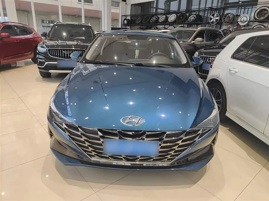 Hyundai Elantra