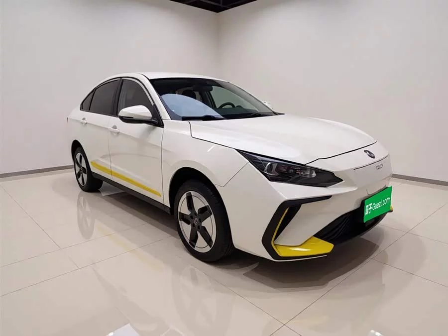 Dongfeng E70