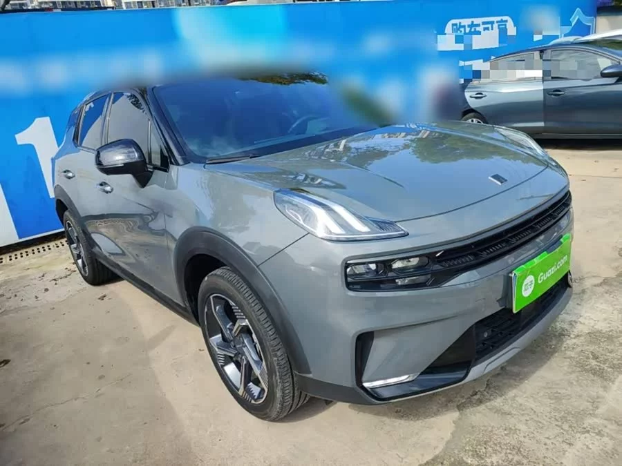 Lynk & Co 06