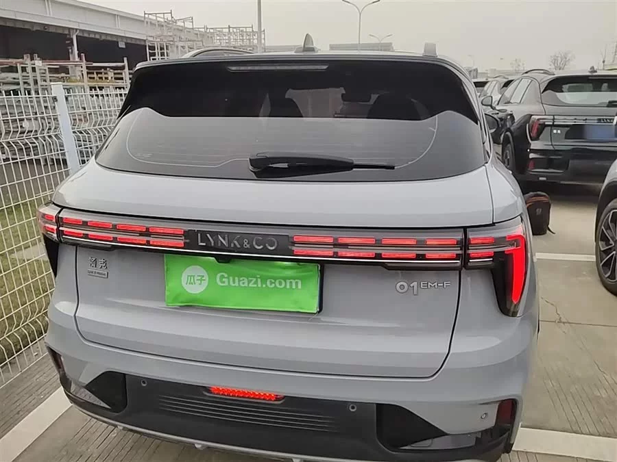 Lynk & Co 01