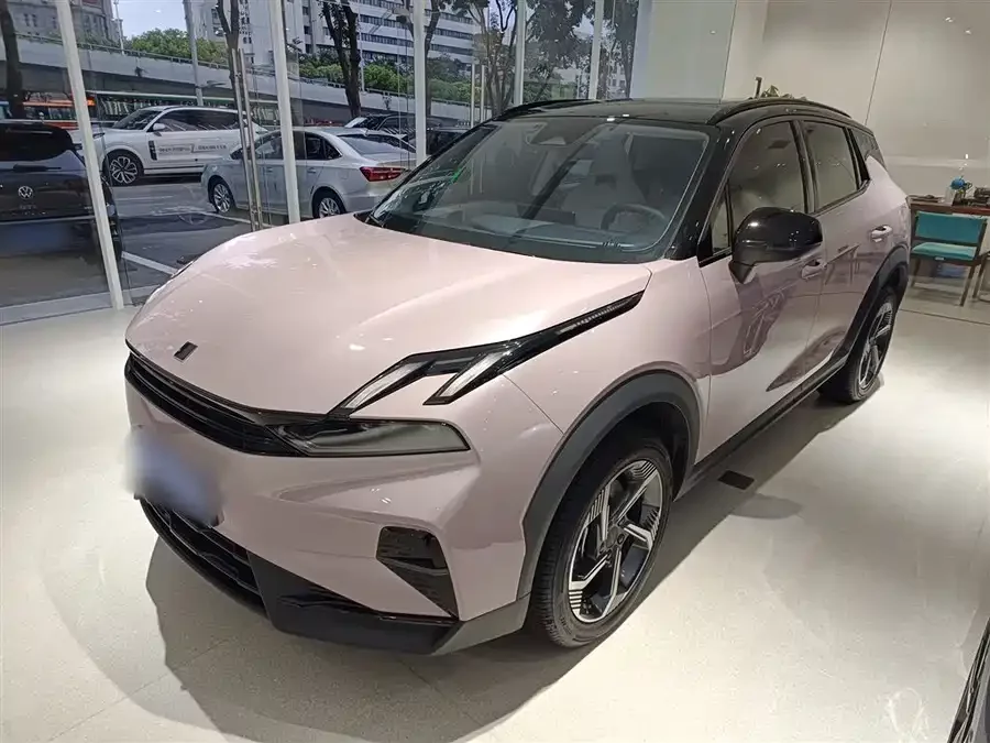 Lynk & Co 06
