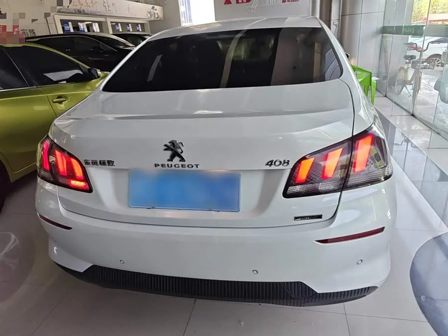Peugeot 408