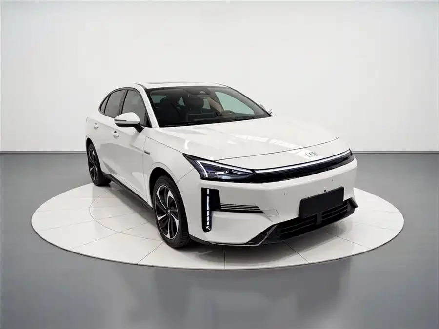 Geely Galaxy L6