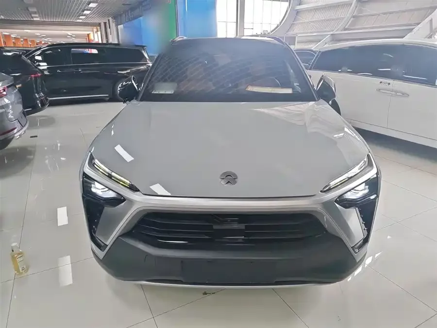NIO ES8