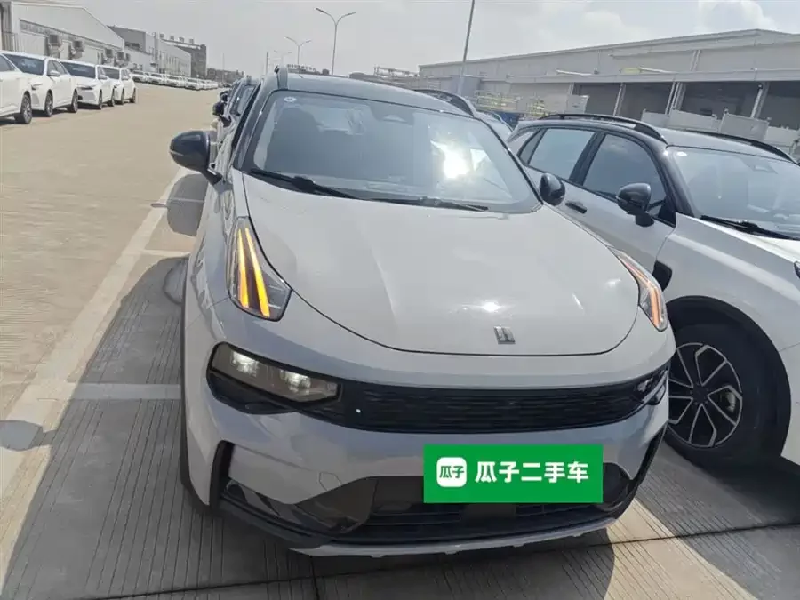 Lynk & Co 01