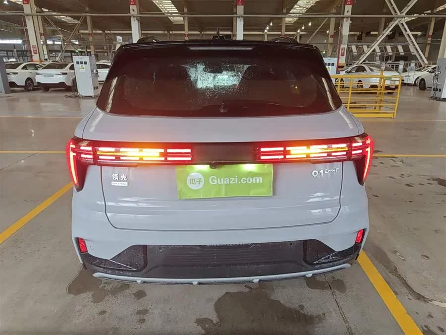 Lynk & Co 01