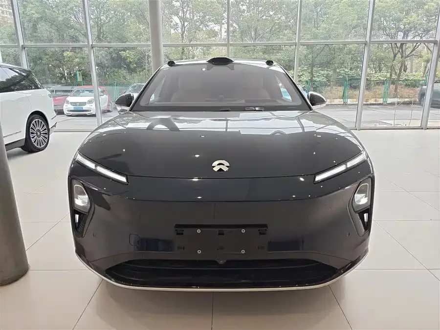 NIO ET9