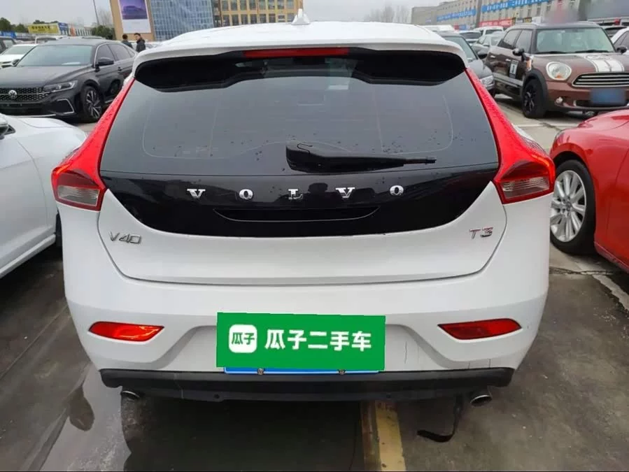 Volvo V40