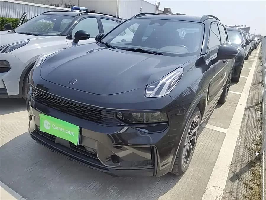 Lynk & Co 01
