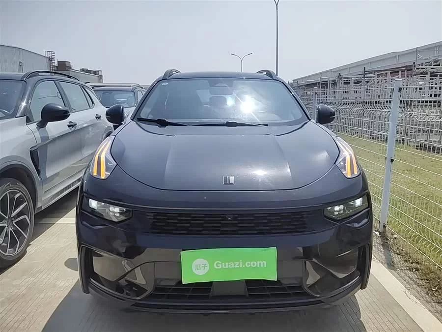 Lynk & Co 01