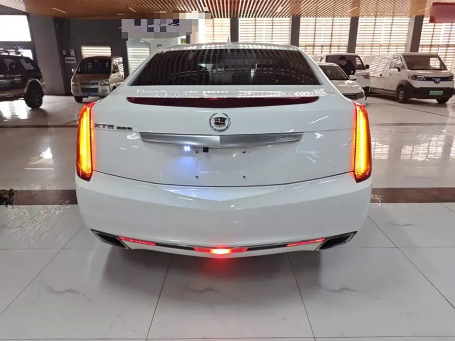 Cadillac XTS
