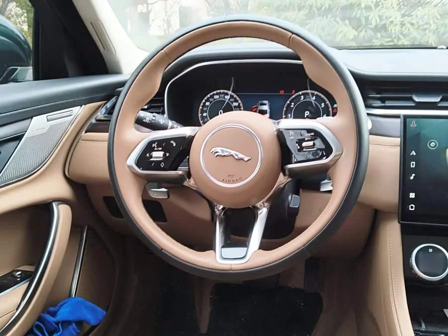 Jaguar XFL