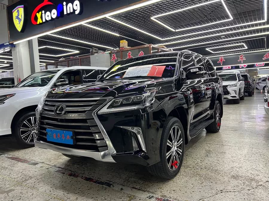Lexus LX