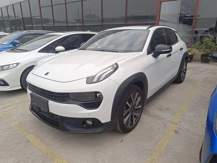 Lynk & Co 02