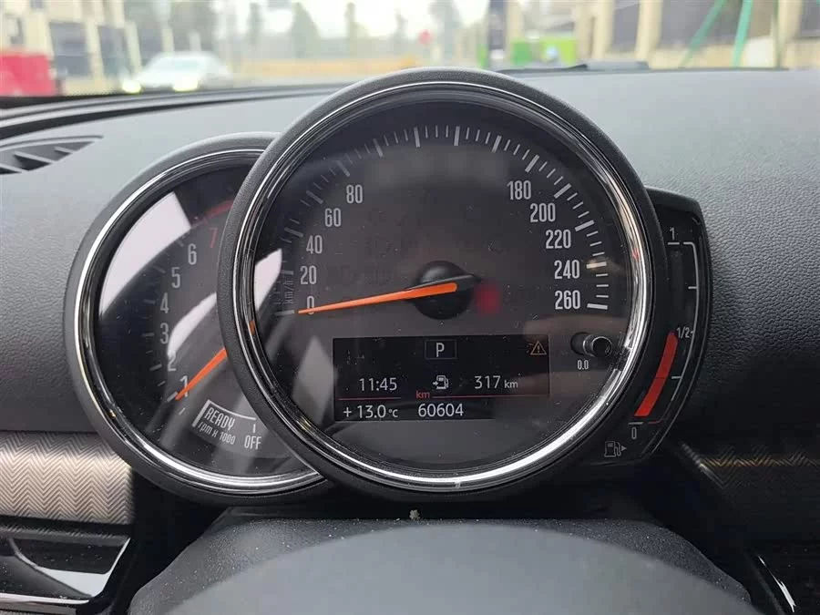 MINI CLUBMAN