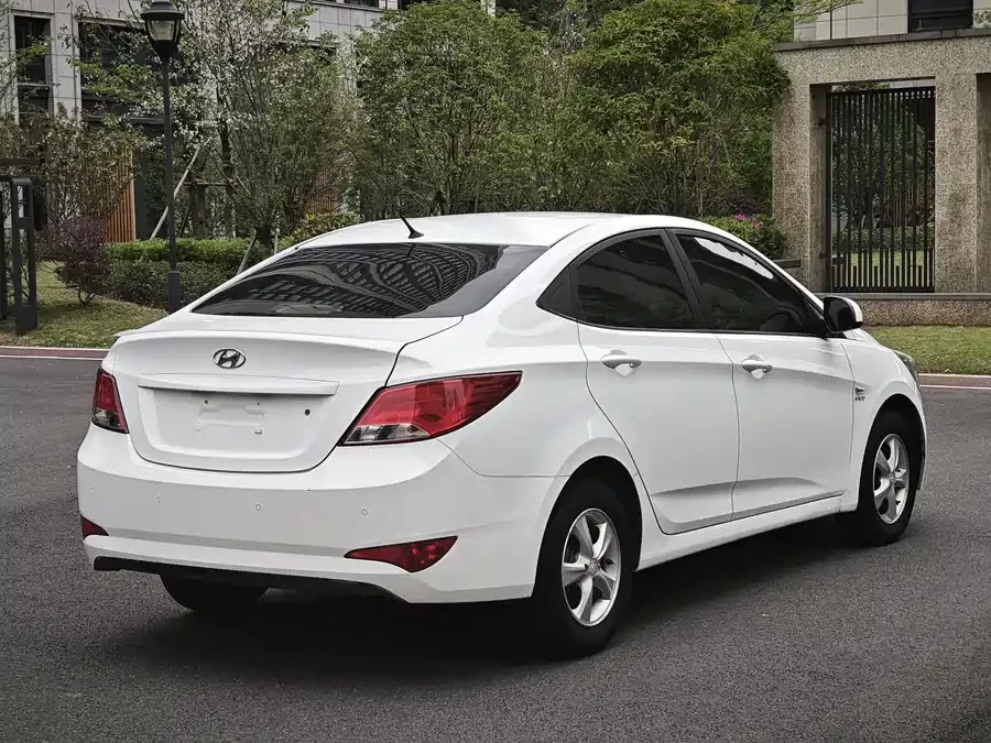Hyundai Rena