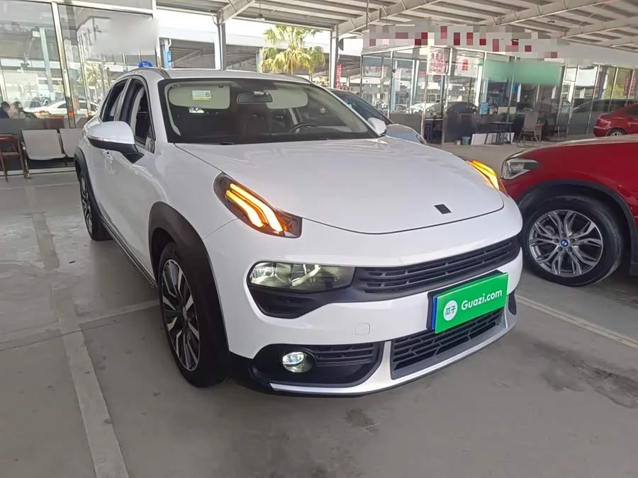 Lynk & Co 02