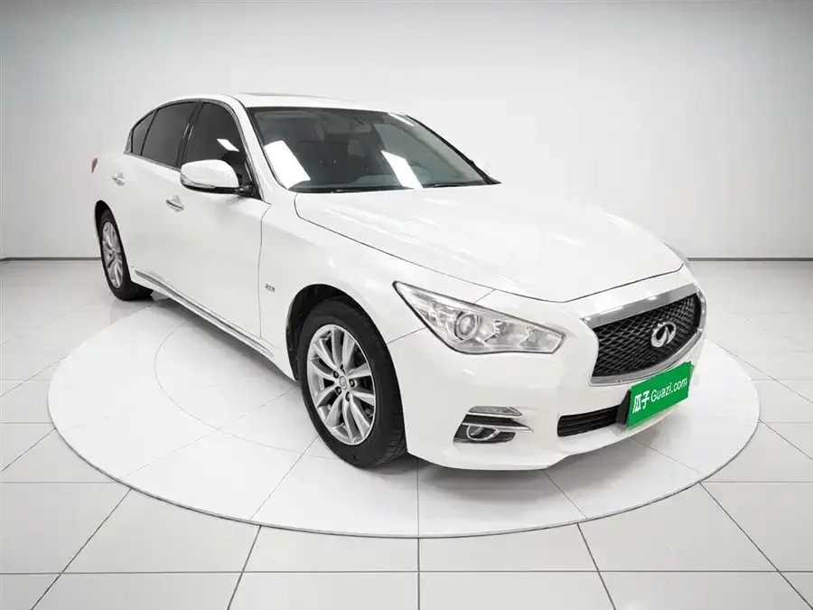 Infiniti Q50L