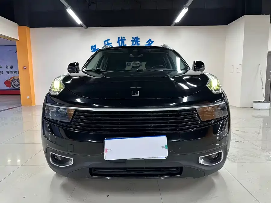 Lynk & Co 01