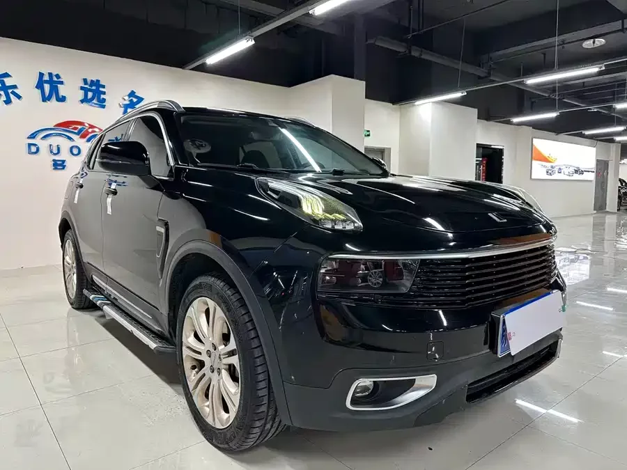 Lynk & Co 01