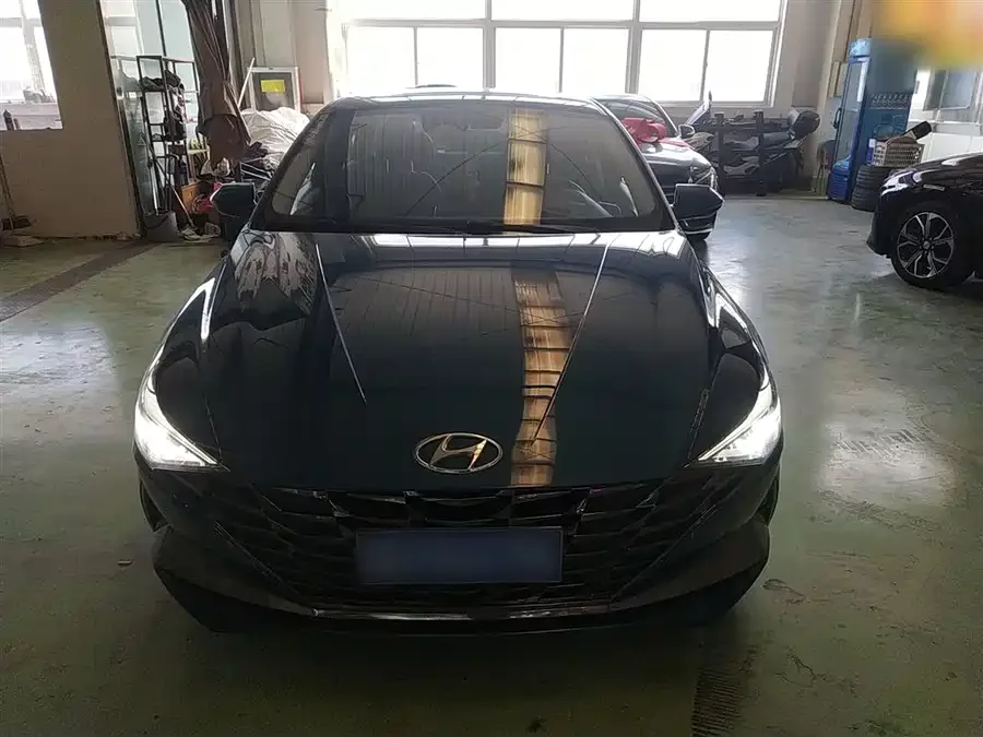 Hyundai Elantra
