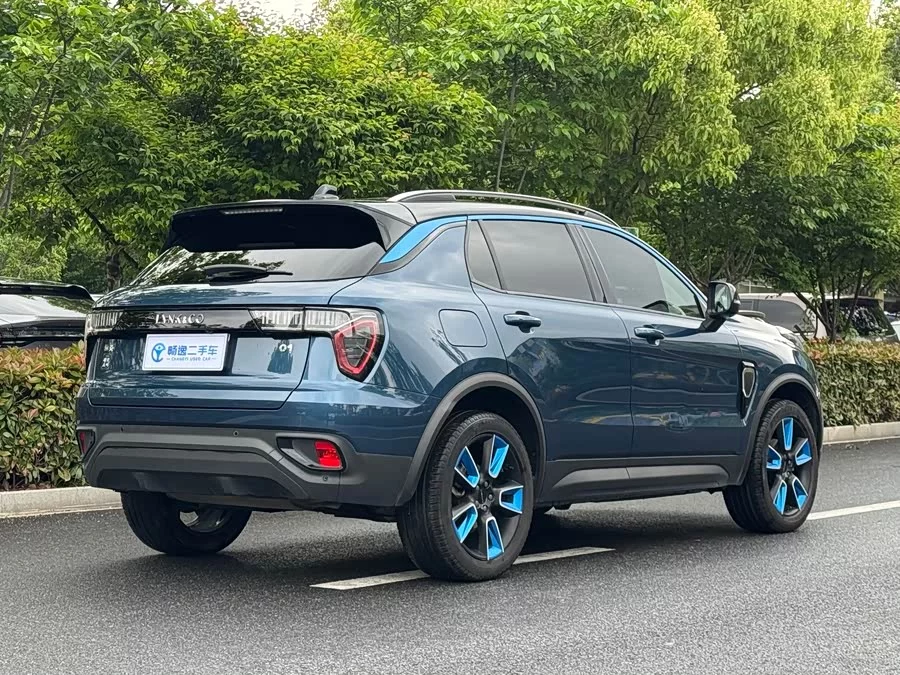 Lynk & Co 01