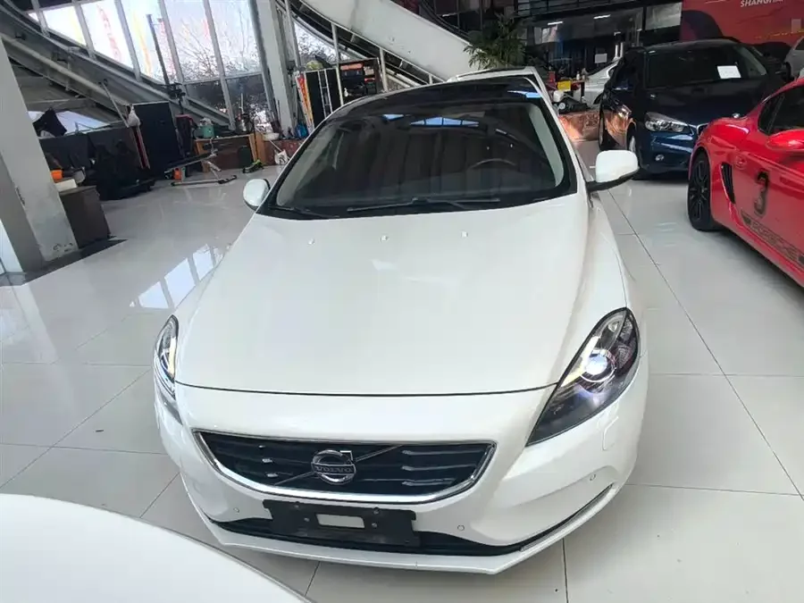 Volvo V40