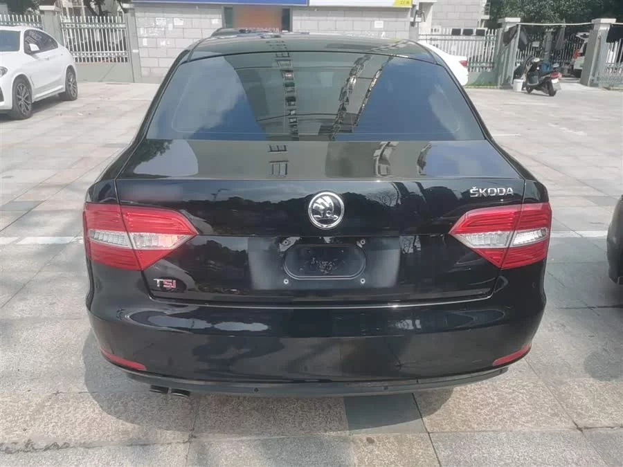Skoda SuperB