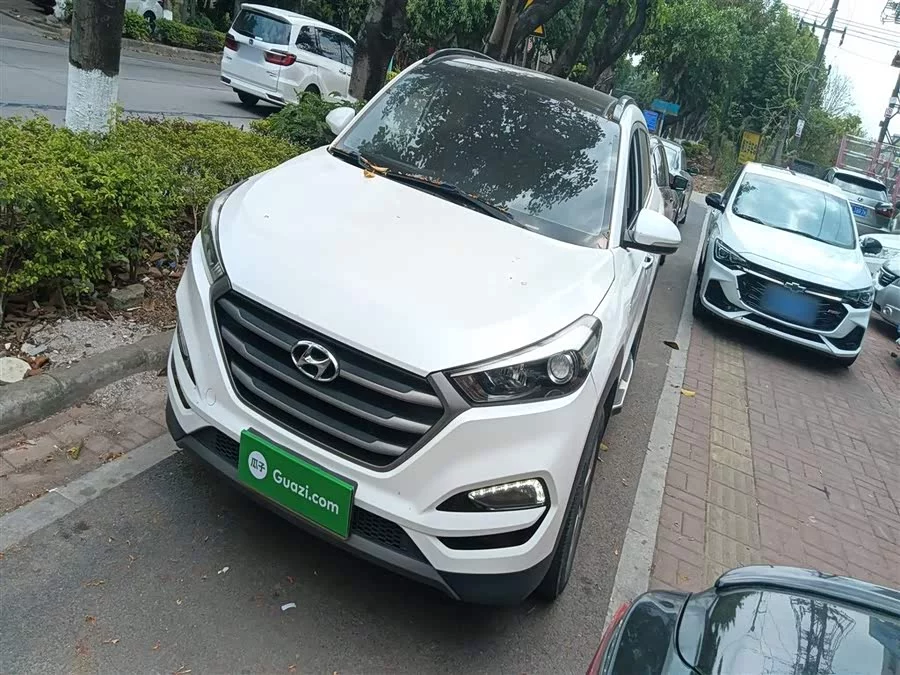 Hyundai Tucson