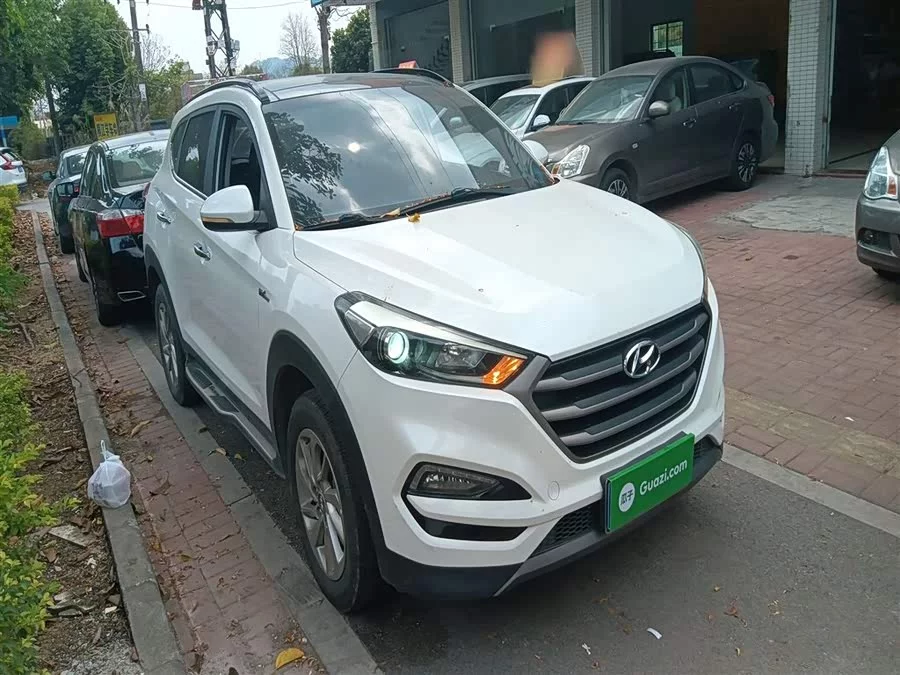 Hyundai Tucson