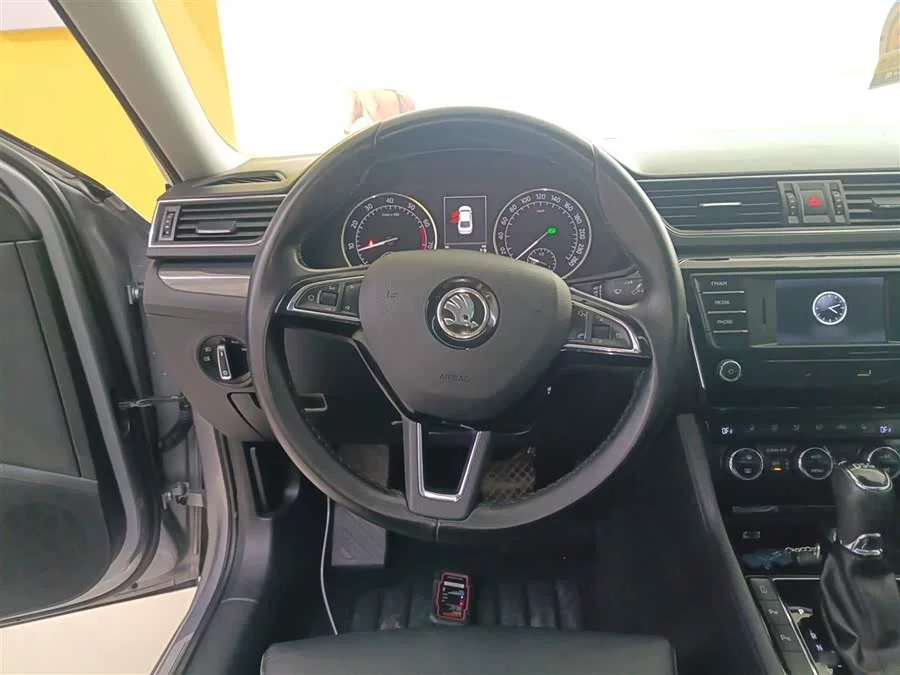 Skoda SuperB