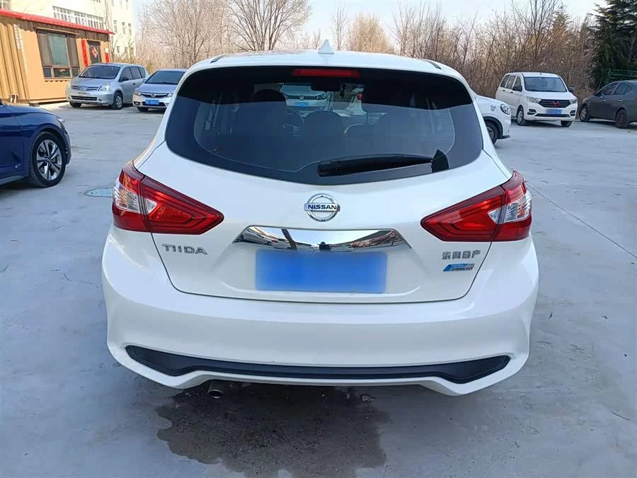 Nissan Tiida